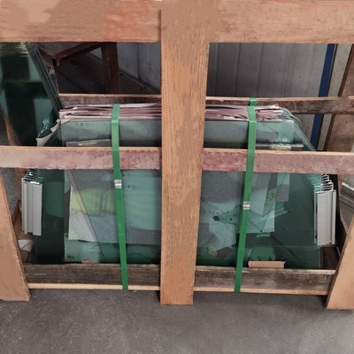 ساينو تراك هووا شاحنة قطع غيار زجاج كبير AZ1642330060 / 61